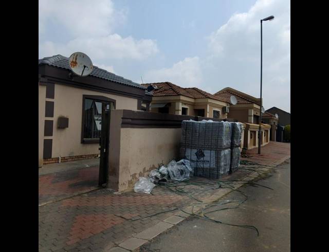 3 BEDROOM HOUSE FOR SALE IN PHUMULA